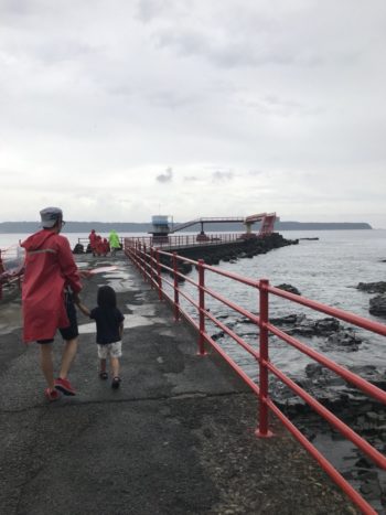 串本海中公園の海中展望塔