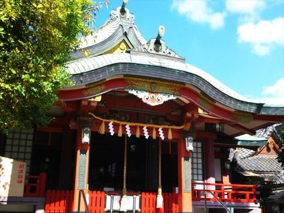 阿倍王子神社の赤い拝殿