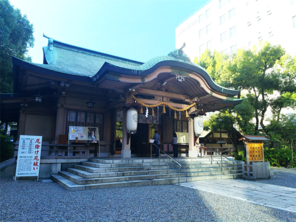 坐摩神社