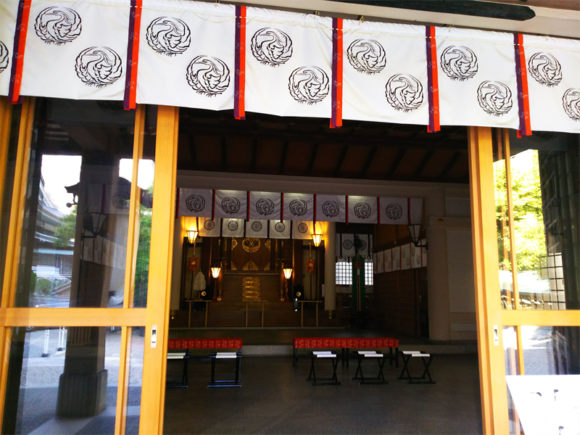 坐摩神社の御神紋鷺